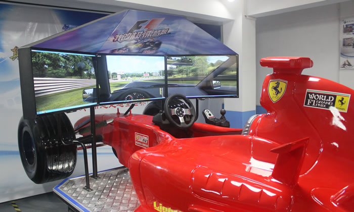 賽車(chē)駕駛模擬游戲設備
